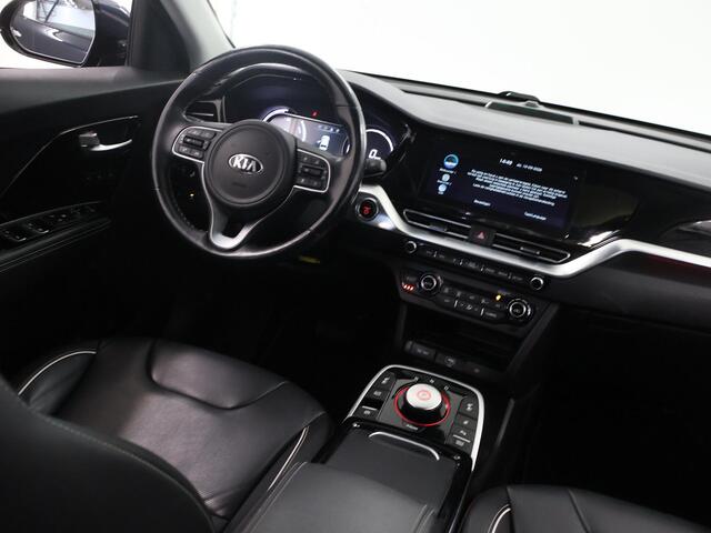 KIA e-Niro ExecutiveLine 64 kWh | Schuifdak | Stoel/Stuurverwarming | Adaptieve Cruise Control | Leder | JBL Audio | Achteruitrijcamera | Memory seats |
