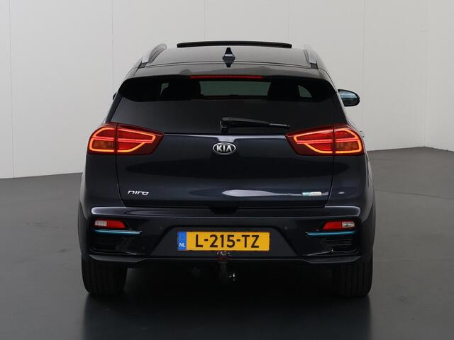 KIA e-Niro ExecutiveLine 64 kWh | Trekhaak | Adaptieve Cruise Control | Schuifdak | JBL Audio | Leder | Winterpakket |