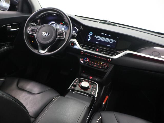 KIA e-Niro ExecutiveLine 64 kWh | Trekhaak | Adaptieve Cruise Control | Schuifdak | JBL Audio | Leder | Winterpakket |