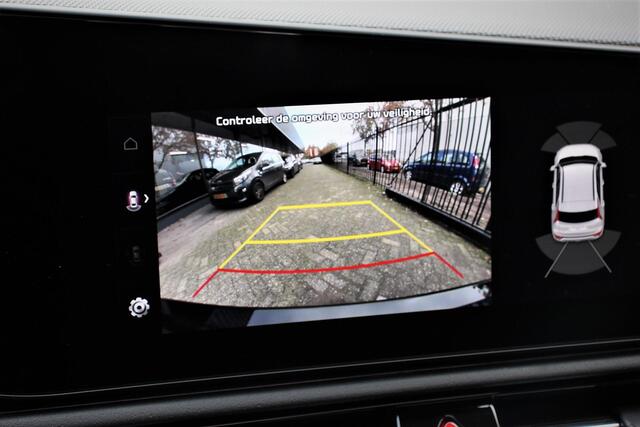 KIA e-Niro EV DynamicPlusLine 64.8 kWh Nieuw Model! Navigatie Half Leder Schuif-kantel dak Electrisch bedienbare achterklep DAB Led Camera