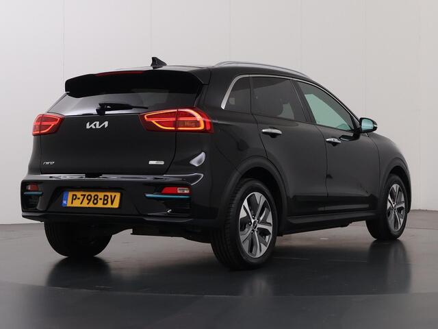 KIA e-Niro ExecutiveLine 64 kWh | Schuif/Kanteldak | Lederen Interieur | Ele,verstelbare stoelen | Apple CarPlay/Android Auto | Camera | DAB | Stoelverwarming/Koeling | Stuurverwarming | Adaptieve Cruise Control |