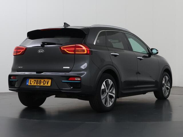 KIA e-Niro ExecutiveLine 64 kWh | Schuif/Kanteldak | Lederen Interieur | Ele,verstelbare stoelen | Apple CarPlay/Android Auto | Camera | DAB | Stoelverwarming/Koeling | Stuurverwarming | Adaptieve Cruise Control |