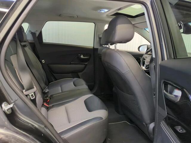 KIA e-Niro DynamicPlusLine 64 kWh | SOH 100% | Trekhaak | Warmtepomp | Schuif-Kantel Dak |