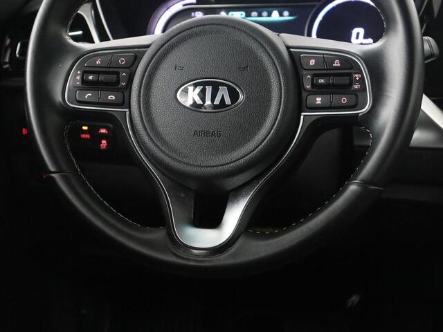 KIA e-Niro ComfortLine 64 kWh | SOH 95.9% | Adaptive cruise | Half Leder | Carplay | Climate control | Camera | Navigatie | Park assist