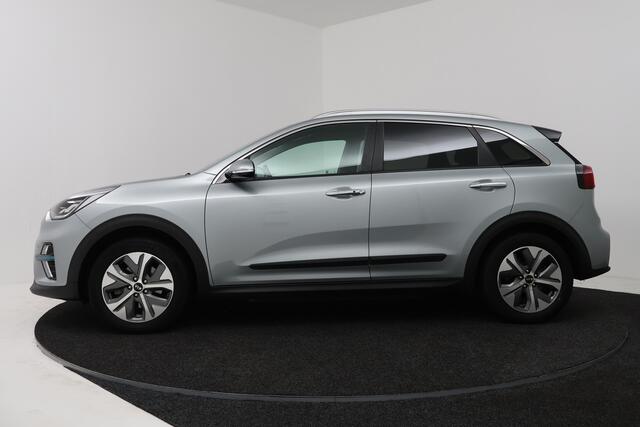 KIA e-Niro ExecutiveLine 64 kWh (CAMERA, STOELVERWARMING/VERKOELING, STUURVERWARMING)