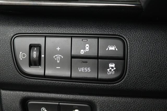 KIA e-Niro ExecutiveLine 64 kWh (CAMERA, STOELVERWARMING/VERKOELING, STUURVERWARMING)