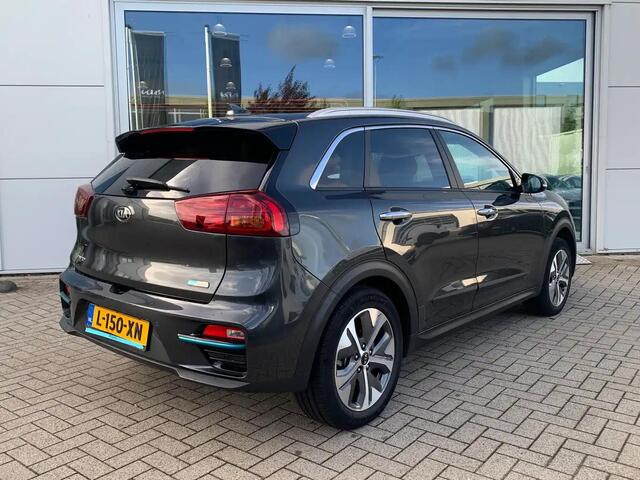 KIA e-Niro ExecutiveLine 64 kWh | Stoel en stuurverwarming | Navigatie | PDC voor en achter | Achteruitrijcamera |