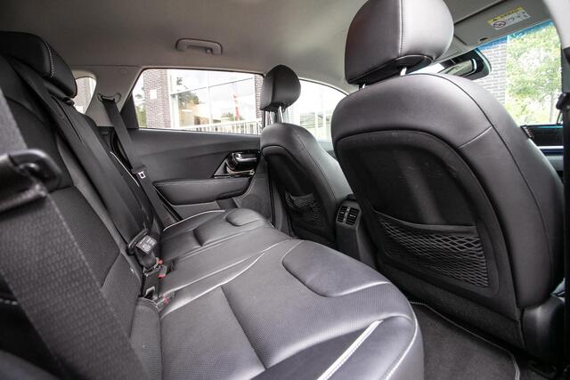 KIA e-Niro ExecutiveLine 64 kWh - 3 Fase | Leer | JBL Audio