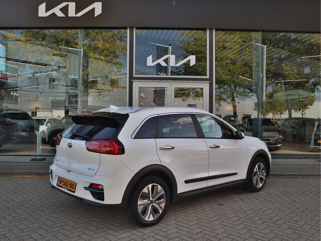 KIA e-Niro ExecutiveLine 64 kWh | Leder | Stoelventilatie | JBL | Schuifdak | All-Seasons | tot 10 jaar Garantie! | – foto 4