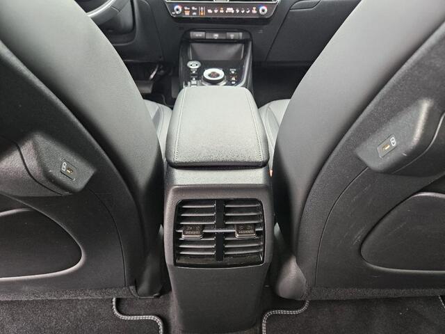 KIA e-Niro EV DynamicPlusLine | 64.8 kWh SOH 100% | Geen import | Trekhaak | Schuifdak