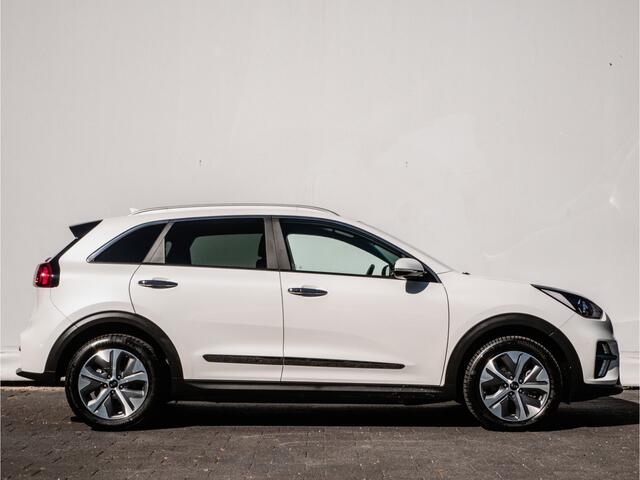 KIA e-Niro Edition 64 kWh SOH 100% Camera/ Carplay/ Navigatie/ Adapt. cruise/ Half leer/ Dab