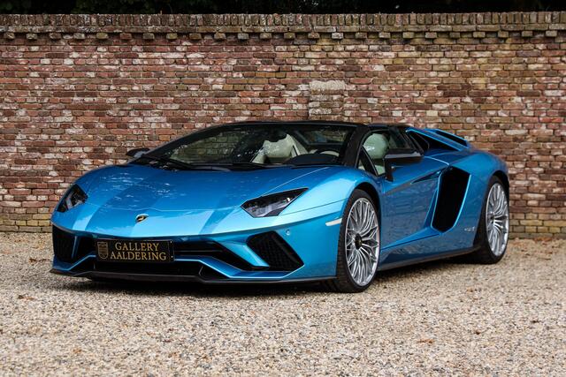 Lamborghini AVENTADOR S Roadster "Blu Aegir over Bianco Polar" "Blu Aegir over Bianco Polar" - First owner saw this color when it was introduced and just had to have it, And with extra blue contrasting stitching and lots of carbon fiber (Ad Personam), Manufacturer and dealer maintenance, The Dianthus wheels and Blu Aegir paint - If Lamborghini itself chose this combination for the launch - it can only be a good choise,Pristine condition