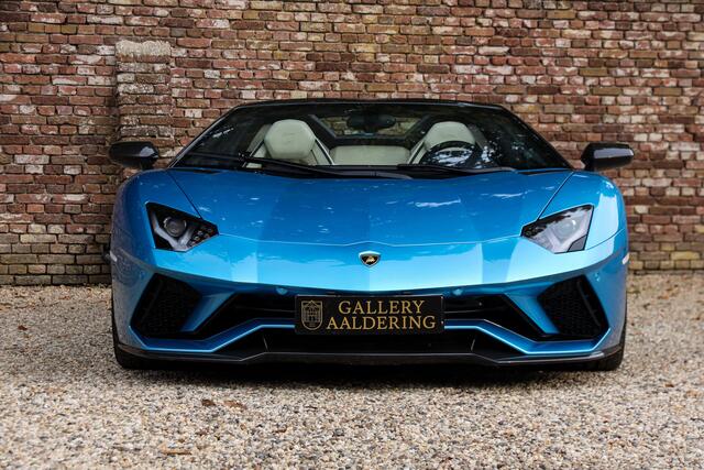 Lamborghini AVENTADOR S Roadster "Blu Aegir over Bianco Polar" "Blu Aegir over Bianco Polar" - First owner saw this color when it was introduced and just had to have it, And with extra blue contrasting stitching and lots of carbon fiber (Ad Personam), Manufacturer and dealer maintenance, The Dianthus wheels and Blu Aegir paint - If Lamborghini itself chose this combination for the launch - it can only be a good choise,Pristine condition