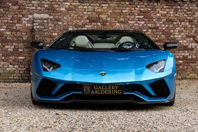 Lamborghini AVENTADOR S Roadster "Blu Aegir over Bianco Polar" "Blu Aegir over Bianco Polar" - First owner saw this color when it was introduced and just had to have it, And with extra blue contrasting stitching and lots of carbon fiber (Ad Personam), Manufacturer and dealer maintenance, The Dianthus wheels and Blu Aegir paint - If Lamborghini itself chose this combination for the launch - it can only be a good choise,Pristine condition