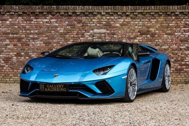Lamborghini AVENTADOR S Roadster "Blu Aegir over Bianco Polar" "Blu Aegir over Bianco Polar" - First owner saw this color when it was introduced and just had to have it, And with extra blue contrasting stitching and lots of carbon fiber (Ad Personam), Manufacturer and dealer maintenance, The Dianthus wheels and Blu Aegir paint - If Lamborghini itself chose this combination for the launch - it can only be a good choise,Pristine condition