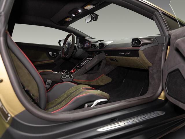 Lamborghini Huracán Sterrato MY24 | Ad Personam | Rally Lights | Dark Chrome & Carbon Twirl