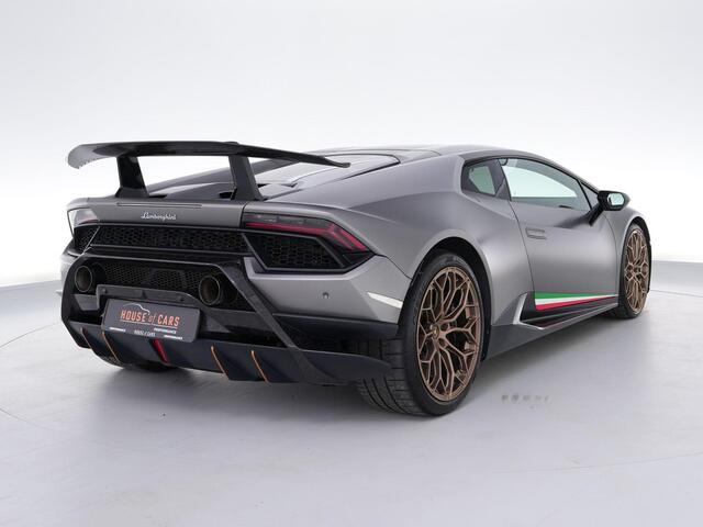 Lamborghini Huracán Performante 5.2 V10 |grigio titans|lift|Sensonum|ALA|1e lak|full PPF|stoelverwarming|achteruitrijcamera|forged carbon|