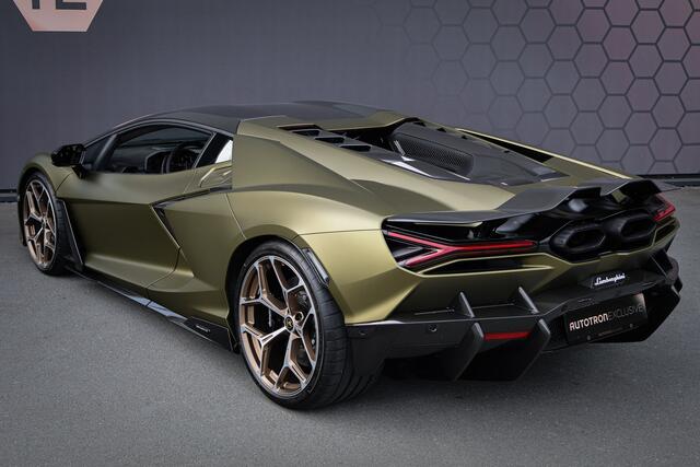 Lamborghini Revuelto | LIFT | CARBON IN & EXTERIEUR | PASSENGER DISPLAY | ADAPTIVE CRUISE | APPLE CARPLAY | SONUS FABER SOUND | PARKING PACK | HEADLAMPS PACKAGE | AMBIENT LIGHT | CUP HOLDERS |