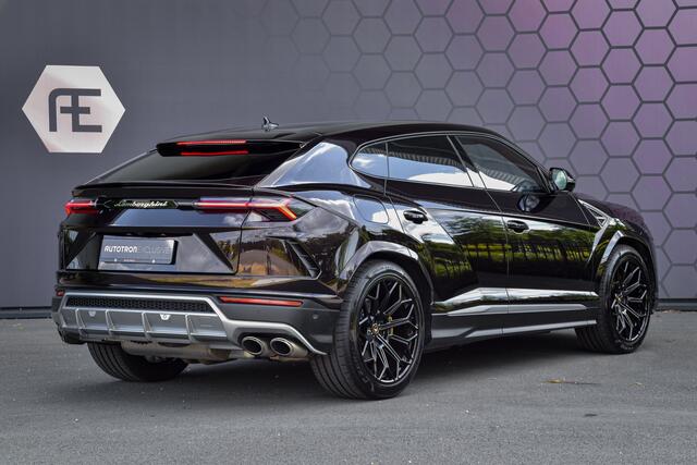 Lamborghini Urus 4.0 V8 | NERO GRANATUS | AKRAPOVIC | B&O 3D | NIGHT VISION | ADAPTIVE CRUISE | SFEERVERLICHTING STUURWIELVERWARMING | MASSAGE/STOELKOELING/VERWARMING | WARMTEWERENDE VOORRUIT | ELEK. TREKHAAK | SOFTCLOSE | SUNSHINE PACK | GARAGEDEUR OPENER | GELE REMKLAUW