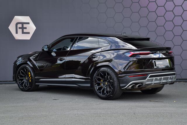Lamborghini Urus 4.0 V8 | NERO GRANATUS | AKRAPOVIC | B&O 3D | NIGHT VISION | ADAPTIVE CRUISE | SFEERVERLICHTING STUURWIELVERWARMING | MASSAGE/STOELKOELING/VERWARMING | WARMTEWERENDE VOORRUIT | ELEK. TREKHAAK | SOFTCLOSE | SUNSHINE PACK | GARAGEDEUR OPENER | GELE REMKLAUW