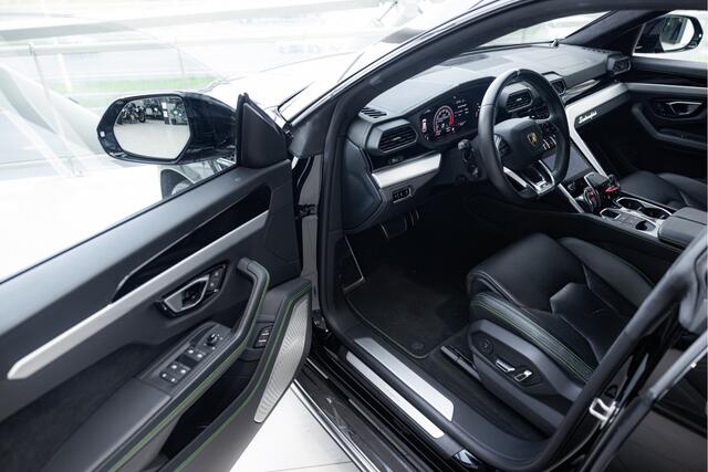 Lamborghini Urus | 23'' Wheels | ANIMA | Heated + Ventilated Seats |