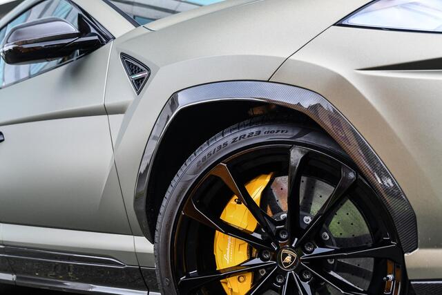 Lamborghini Urus 4.0 V8 Full Carbon|BTW|23inch|Massage|B&O 3D|