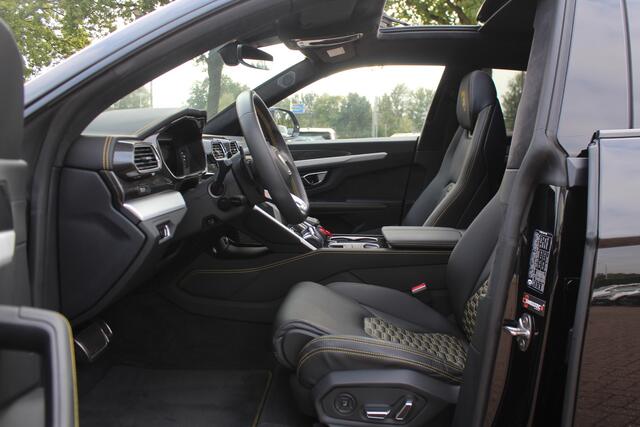 Lamborghini Urus 4.0 V8 / NL Auto! / Full Carbon / Keramisch / B&O / Pano / 360Camera / Head-up / 23'' / Stoelventilatie / Massage