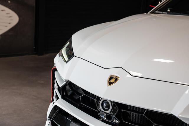 Lamborghini Urus 4.0 V8 *Novitec / B&O Advanced / Panorama / Stoelventilatie + massage / HUD*