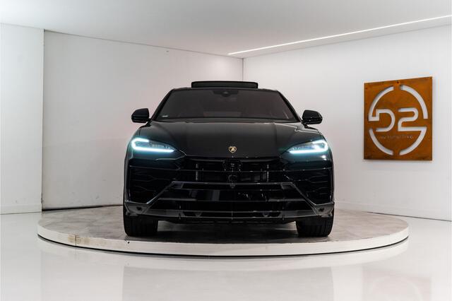 Lamborghini Urus 4.0 V8 Hybrid SE 800PK | Ad Personam | Nero Helene | Nero Ade/Arancio Leoni | Bang&Olufsen 3D | Ceramic | Service Package 5YR | 3YR Warrenty | VOL