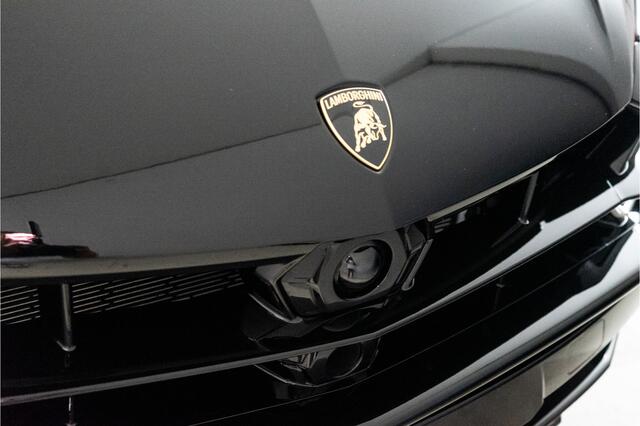 Lamborghini Urus 4.0 V8 Hybrid SE 800PK | Ad Personam | Nero Helene | Nero Ade/Arancio Leoni | Bang&Olufsen 3D | Ceramic | Service Package 5YR | 3YR Warrenty | VOL