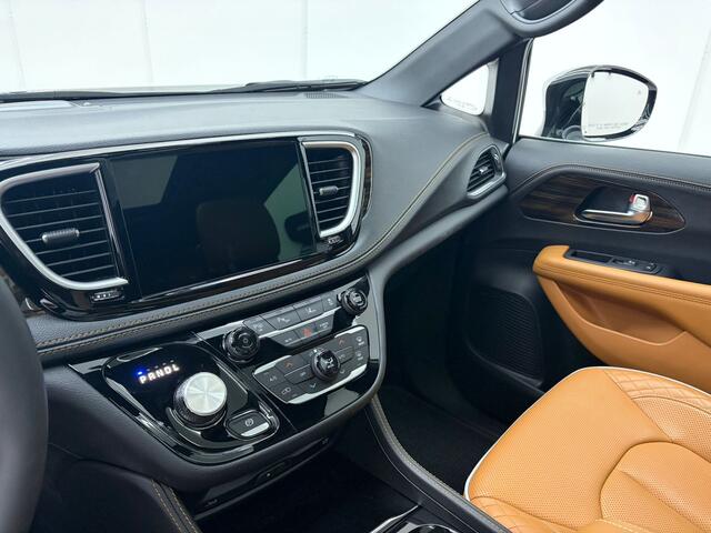 Lancia VOYAGER 3.6 V6 Hybride Pinnacle
