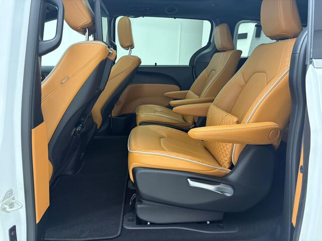 Lancia VOYAGER 3.6 V6 Hybride Pinnacle