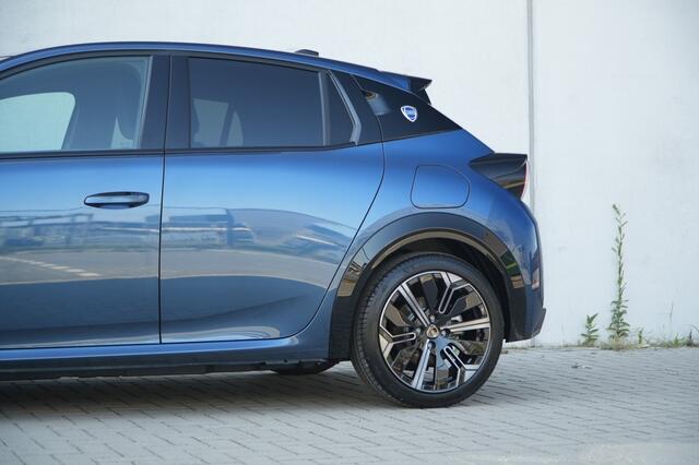 Lancia YPSILON Edizione Limitata Cassina 51 KWH | Boek nu uw proefrit