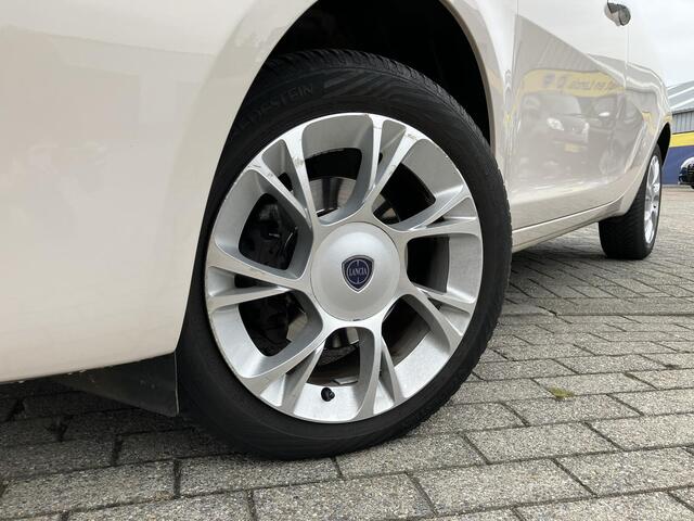 Lancia YPSILON 0.9 TwinAir Opening Edition | Automaat |