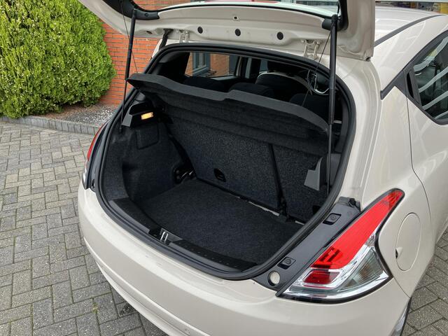 Lancia YPSILON 0.9 TwinAir Opening Edition | Automaat |