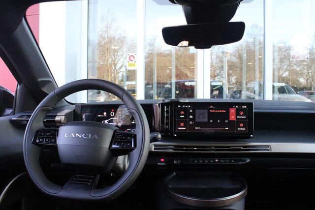 Lancia YPSILON 1.2 110PK Turbo Hybrid LX | CAMERA VOOR/ ACHTER | ELEKTRISCH VERSTELBARE BESTUURDERSSTOEL | VELOURS BEKLEDING | STOEL VERWARMING | MASSAGEFUNCTIE BESTUURDERSSTOEL | DRAADLOOS APPLE CARPLAY / ANDROID AUTO | DRAADLOZE TELEFOONLADER | DODEHOEK DETECTIE | CL