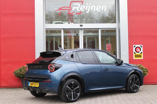 Lancia YPSILON EDIZIONE CASSINA LIMITATA 156PK 51 kWh | WARMTEPOMP! | 3-FASE! | DRAADLOOS APPLE CARPLAY/ANDROID AUTO | DRAADLOOS TELEFOONLADER | CAMERA VOOR + ACHTER | KEYLESS ENTRY/START | DODEHOEK DETECTIE | ELEKTRISCH BEDIENBARE BESTUUDERSSTOEL MET MASSAGE FUNCTIE | 