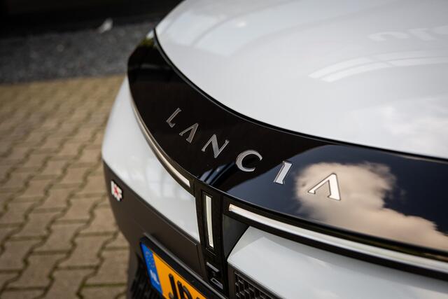 Lancia YPSILON HF 54 kWh 280PK , Bianco Quarzo Two-Tone, SALA, Org. NL