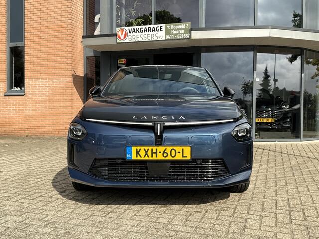 Lancia YPSILON Edizone Cassina Limitata 51 kWh