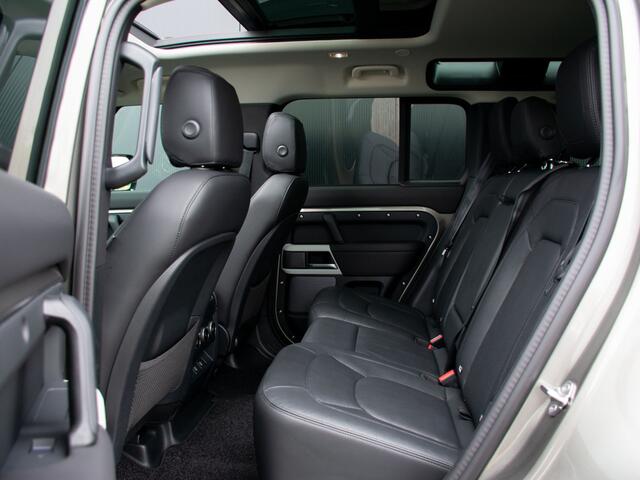 Land Rover DEFENDER 2.0 P400e 110 X-Dynamic | 22'' Velgen | Panoramadak | Trekhaak | Bumpers in kleur