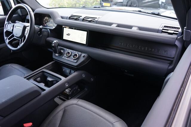 Land Rover DEFENDER Hard Top 3.0 D200 90 MHEV SE - Trekhaak elektrisch uitklapbaar - Voorstoelen verwarmd -
