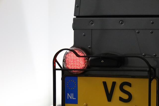 Land Rover DEFENDER 2.2 D SW 110 Adventure