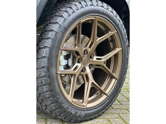 Land Rover DEFENDER 3.0 D200 90 MHEV X-Dynamic SE