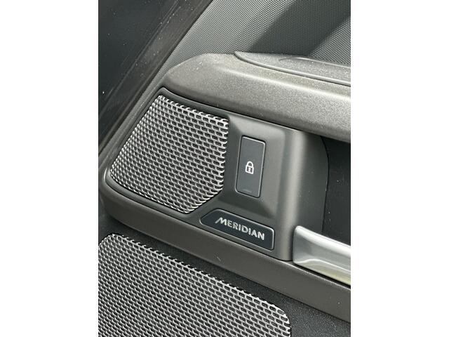 Land Rover DEFENDER 3.0 D200 90 MHEV X-Dynamic SE