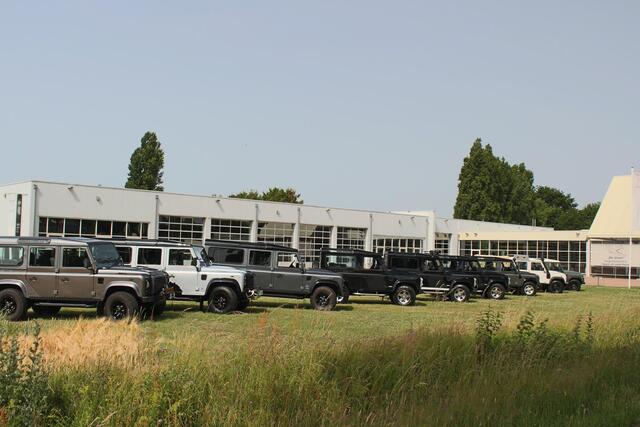 Land Rover DEFENDER Hard Top 3.0 D250 110 MHEV SE Grijs Kenteken