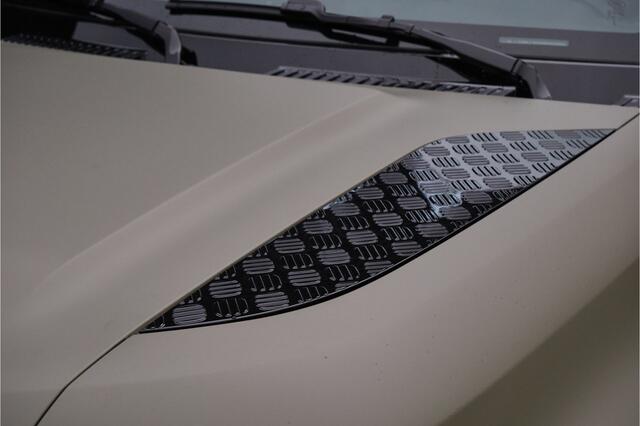 Land Rover DEFENDER 3.0 D200 90 X-Dynamic SE / Laag schot / Luchtvering Khaki