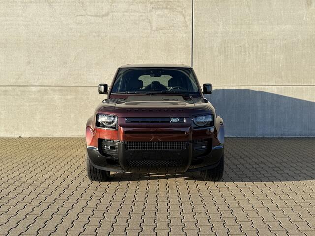 Land Rover DEFENDER 2.0 P300e 110 Sedona Edition