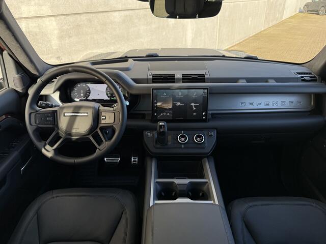 Land Rover DEFENDER 2.0 P300e 110 Sedona Edition