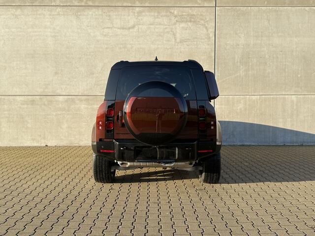 Land Rover DEFENDER 2.0 P300e 110 Sedona Edition
