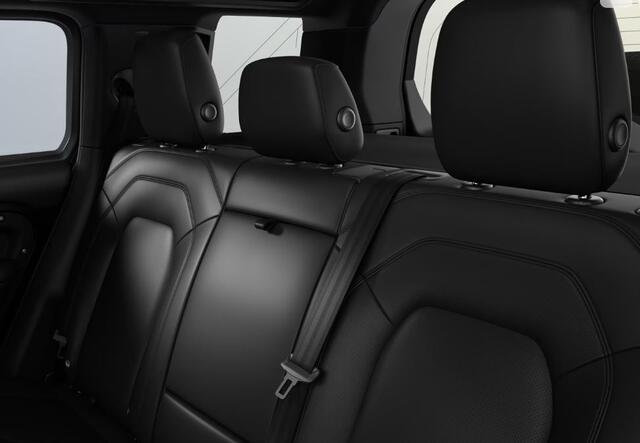 Land Rover DEFENDER 2.0 P300e 110 X-Dynamic SE | Direct leverbaar